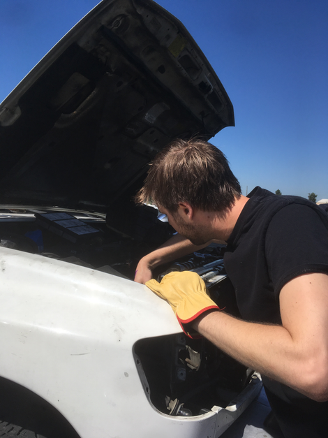 Illustration for article titled The Only Way to Stay Sane With a Budget Project Car: Appreciate the Little Things